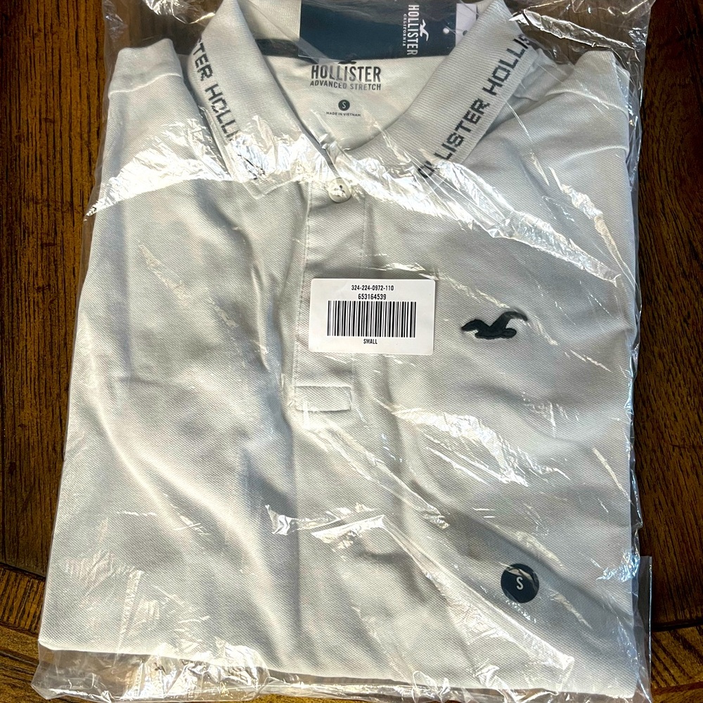 Hollister Light Gray Polo with Navy Seagull
